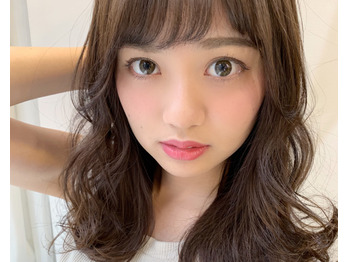 フェザーバングで小顔に可愛く